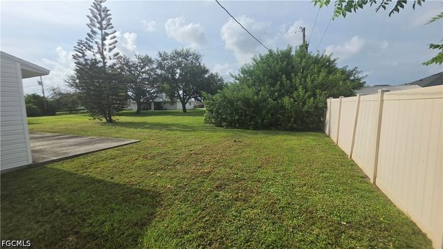 419 SE 15th ST, Cape Coral, FL 33990