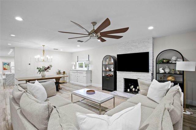 3107 W WATROUS AVENUE, Tampa, FL 33629