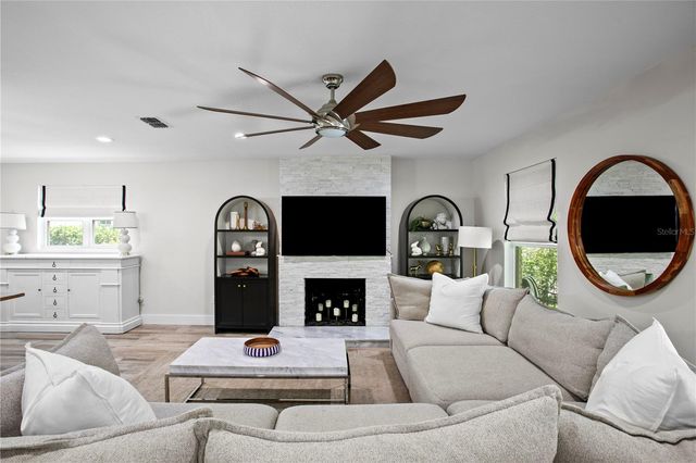 3107 W WATROUS AVENUE, Tampa, FL 33629