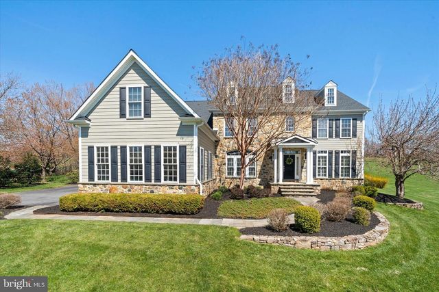 5 TRAYLOR DR, West Chester, PA 19382