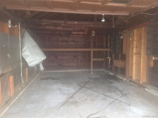 218 Park Avenue, Hicksville, NY 11801