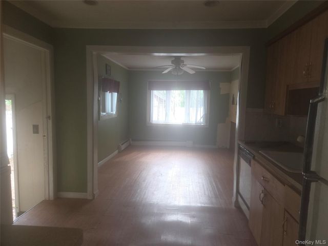 218 Park Avenue, Hicksville, NY 11801
