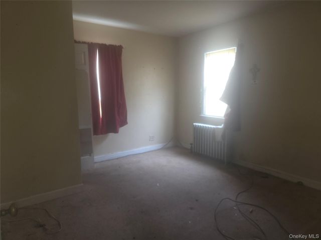 218 Park Avenue, Hicksville, NY 11801