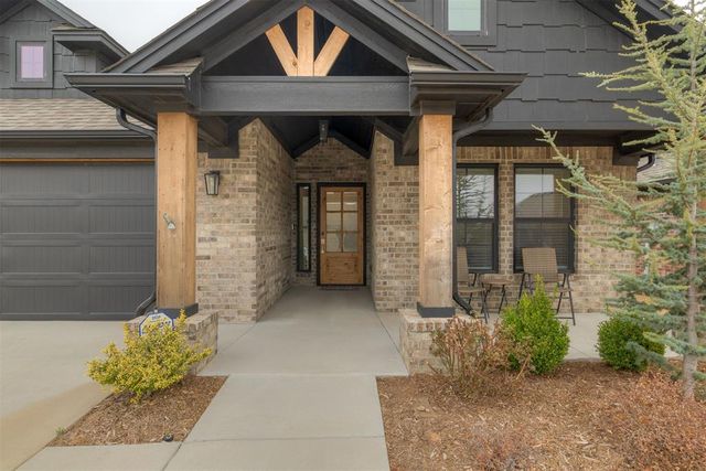 204 Ivory Drive, Yukon, OK 73099