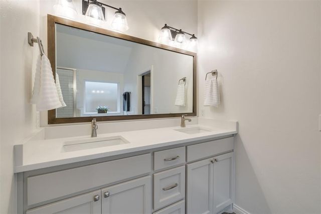 204 Ivory Drive, Yukon, OK 73099