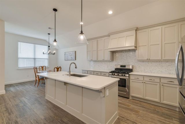 204 Ivory Drive, Yukon, OK 73099