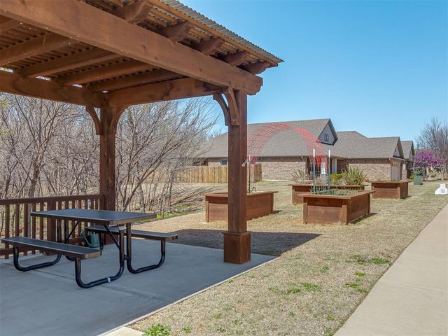 204 Ivory Drive, Yukon, OK 73099