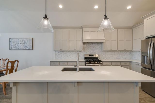 204 Ivory Drive, Yukon, OK 73099