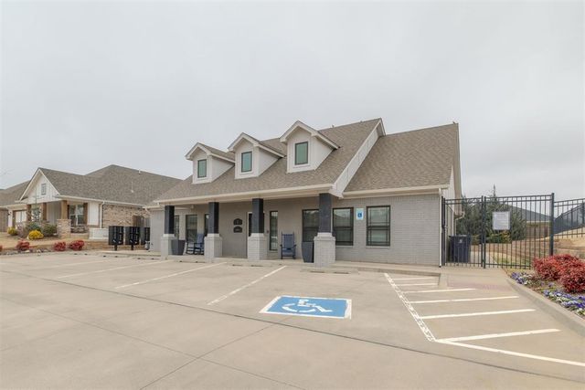 204 Ivory Drive, Yukon, OK 73099