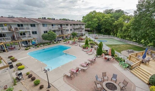6640 Salisbury Road, C110, Maumee, OH 43537