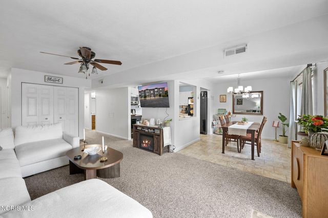 6640 Salisbury Road, C110, Maumee, OH 43537