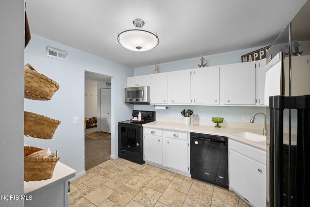 6640 Salisbury Road, C110, Maumee, OH 43537