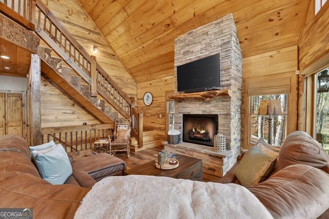 1601 Shady Falls Road, Blue Ridge, GA 30513