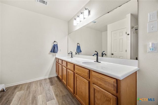 1227 E Avenue H, Nolanville, TX 76559