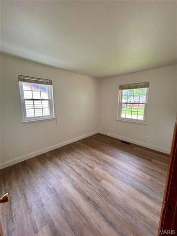 7374 Tannoia Drive, Hazelwood, MO 63042