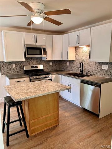 7374 Tannoia Drive, Hazelwood, MO 63042