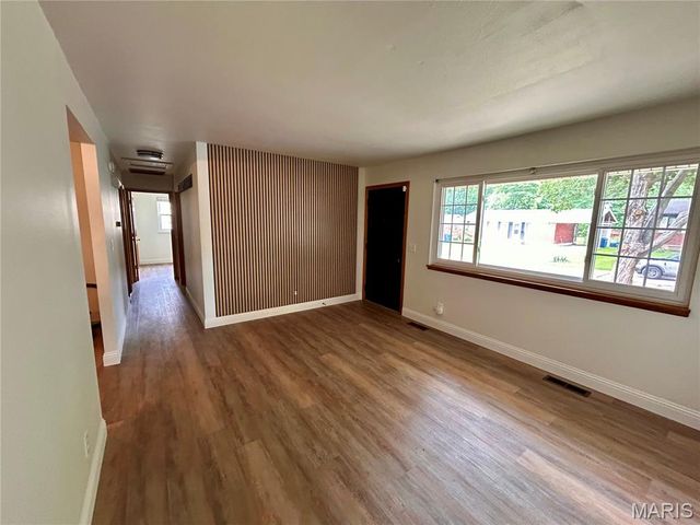 7374 Tannoia Drive, Hazelwood, MO 63042