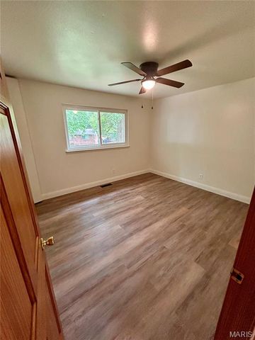 7374 Tannoia Drive, Hazelwood, MO 63042