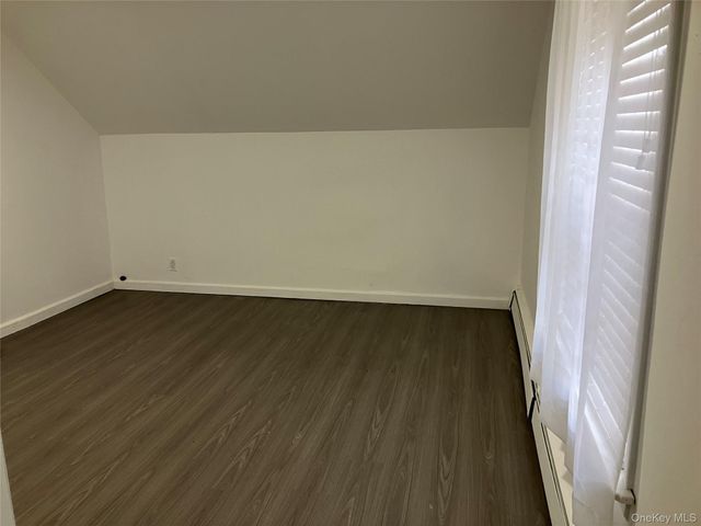 18 Park Avenue, Glen Cove, NY 11542