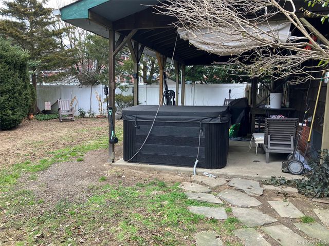 18 Park Avenue, Glen Cove, NY 11542