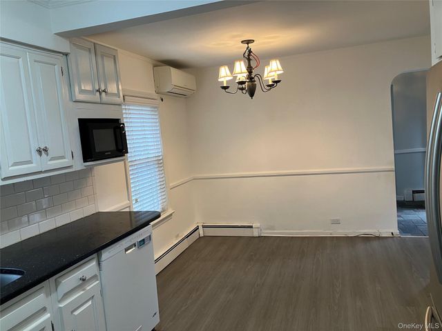 18 Park Avenue, Glen Cove, NY 11542