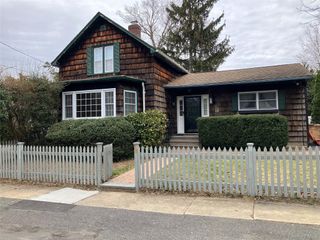 18 Park Avenue, Glen Cove, NY 11542