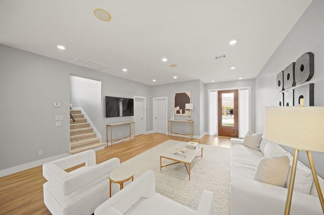 9334 Briar Forest Drive, Houston, TX 77063