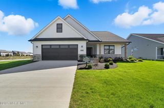 15015 Stonebridge Lane, Perrysburg, OH 43551