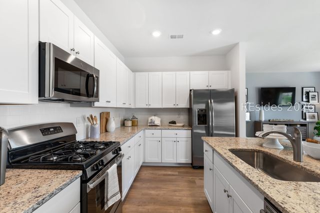 934 Sweetbay Dr, Hardeeville, SC 29927