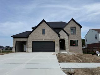 17827 Biscayne Drive, Macomb, MI 48042
