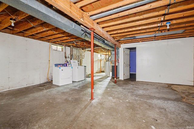 24320 Lynn Drive, Elkhart, IN 46517