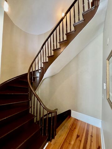 192 Wentworth Street B, Charleston, SC 29401