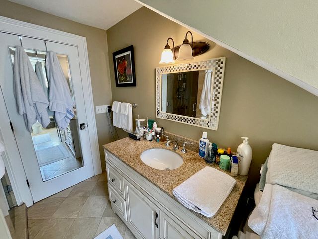 192 Wentworth Street B, Charleston, SC 29401