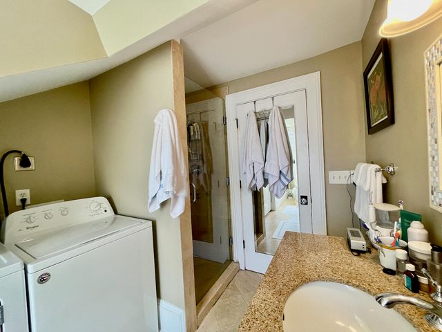 192 Wentworth Street B, Charleston, SC 29401