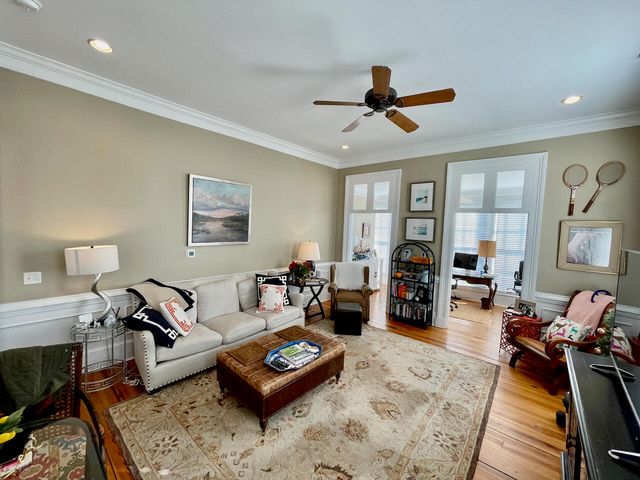 192 Wentworth Street B, Charleston, SC 29401