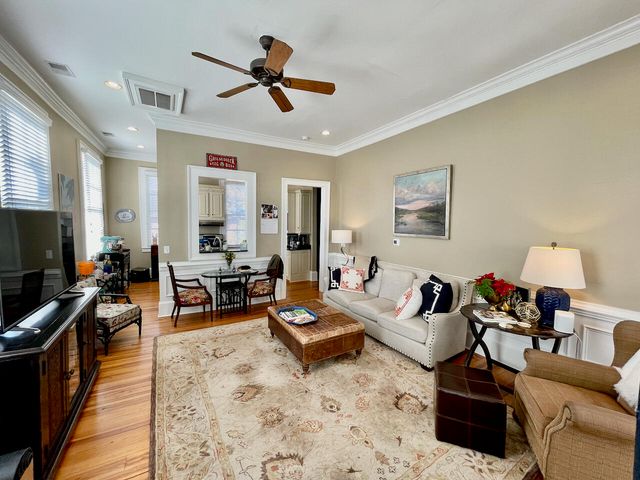 192 Wentworth Street B, Charleston, SC 29401