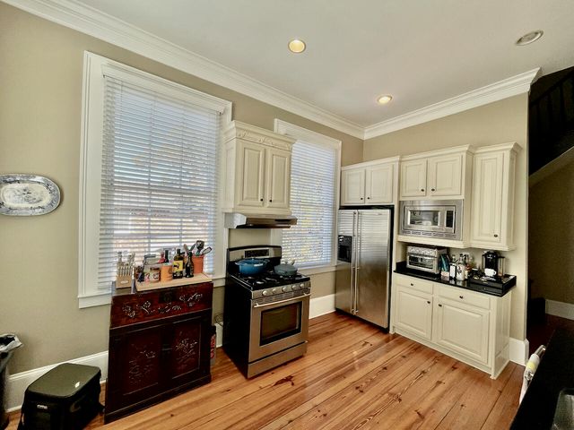 192 Wentworth Street B, Charleston, SC 29401