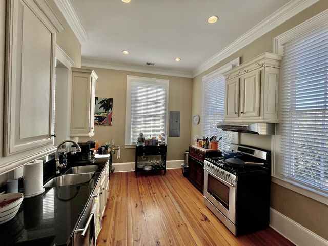 192 Wentworth Street B, Charleston, SC 29401