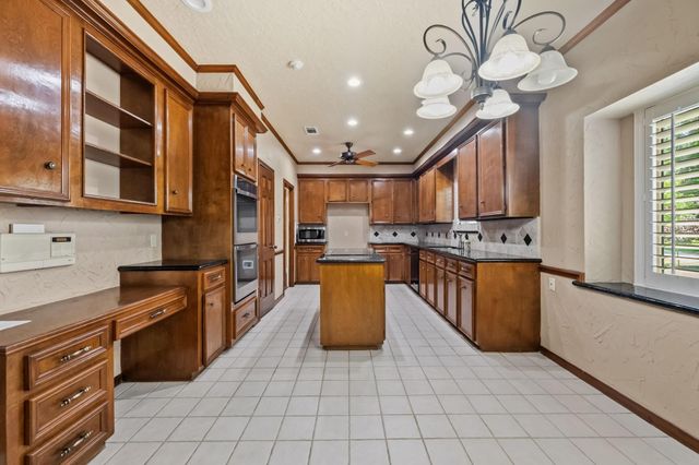 1723 Hidden Villas Drive, Kingwood, TX 77339