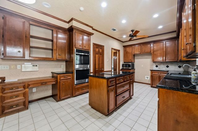 1723 Hidden Villas Drive, Kingwood, TX 77339