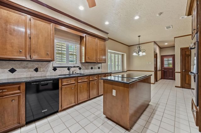 1723 Hidden Villas Drive, Kingwood, TX 77339