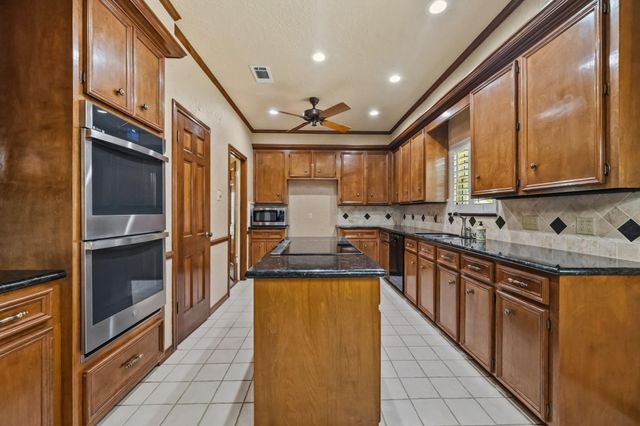 1723 Hidden Villas Drive, Kingwood, TX 77339
