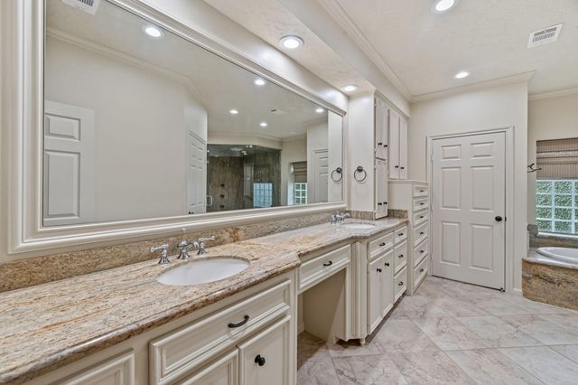 1723 Hidden Villas Drive, Kingwood, TX 77339