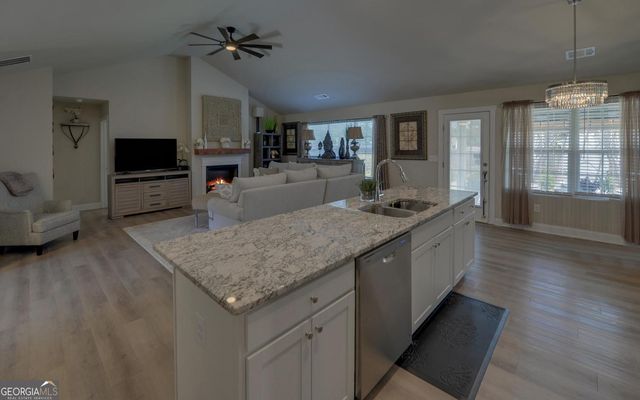 155 Joseph Lane, Hartwell, GA 30643