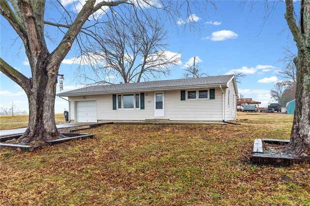 2409 N 155th Street, Basehor, KS 66007