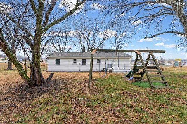 2409 N 155th Street, Basehor, KS 66007