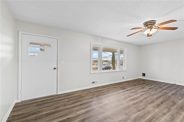 2409 N 155th Street, Basehor, KS 66007