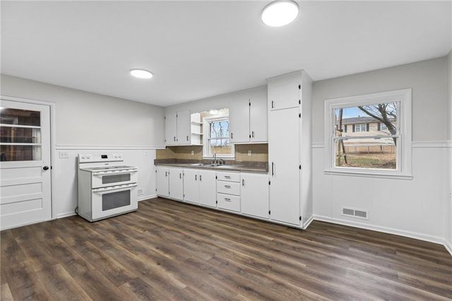 2409 N 155th Street, Basehor, KS 66007