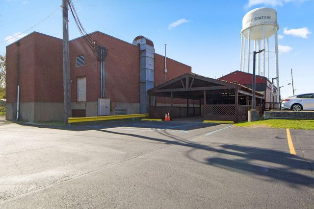 3634 Central Avenue, Lake Station, IN 46405