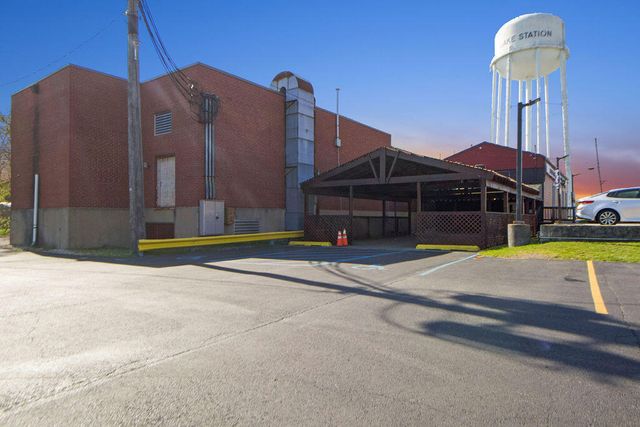 3634 Central Avenue, Lake Station, IN 46405
